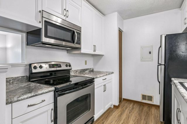 1728 Pleasant Street E, Lauderdale, MN 55113