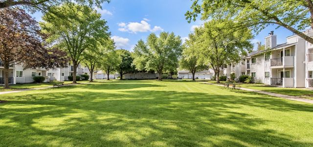 1728 Pleasant Street E, Lauderdale, MN 55113