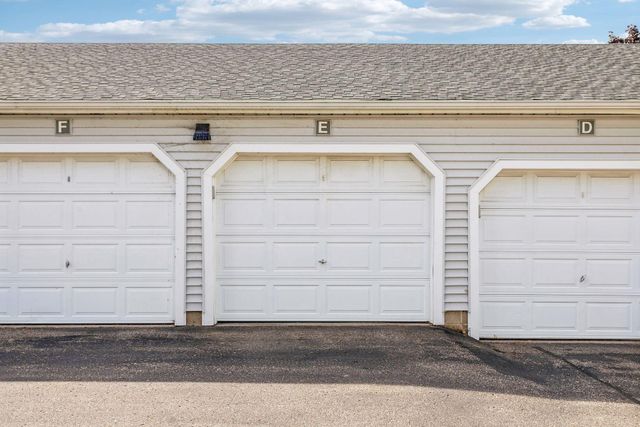 1728 Pleasant Street E, Lauderdale, MN 55113
