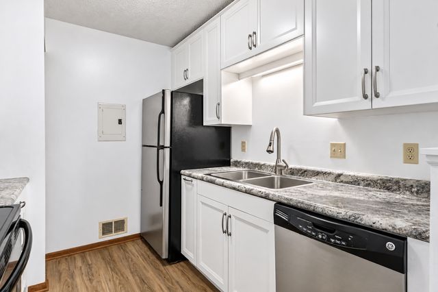 1728 Pleasant Street E, Lauderdale, MN 55113