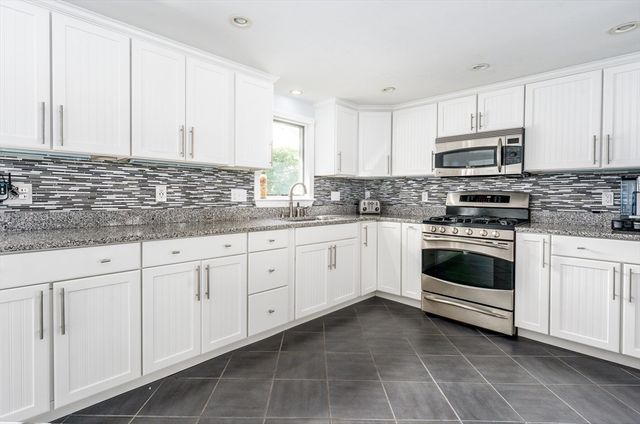 135 Baxter Ave, Yarmouth, MA 02673