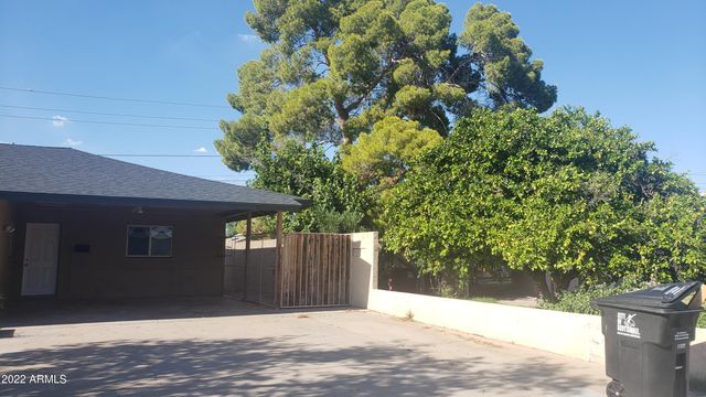6836 E PINCHOT Avenue, Scottsdale, AZ 85251