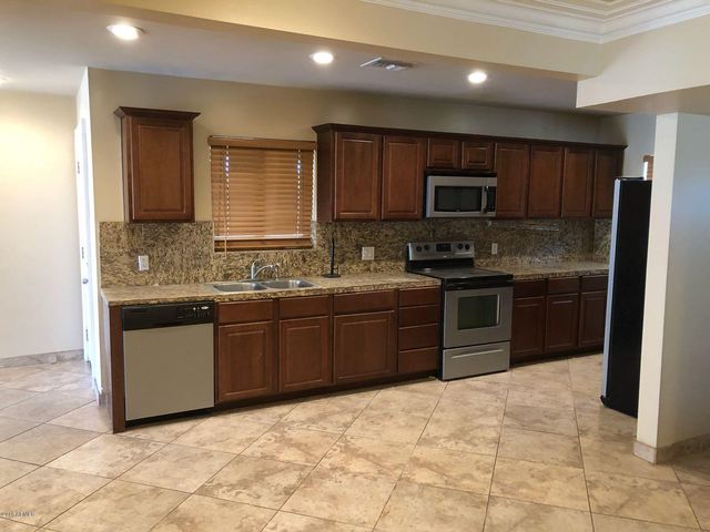 6836 E PINCHOT Avenue, Scottsdale, AZ 85251