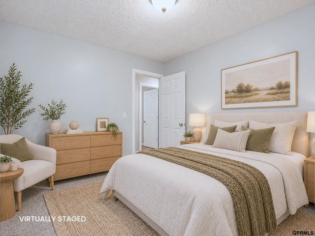 2232 S 42nd Street, Omaha, NE 68105