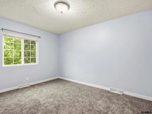 2232 S 42nd Street, Omaha, NE 68105