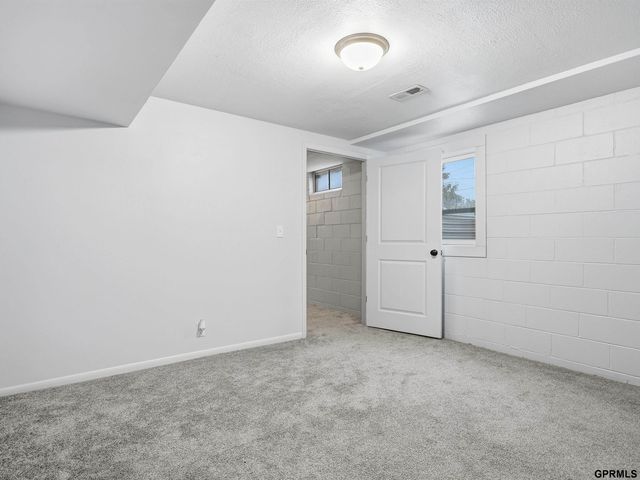 2232 S 42nd Street, Omaha, NE 68105