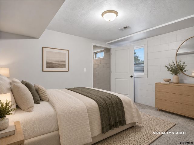 2232 S 42nd Street, Omaha, NE 68105