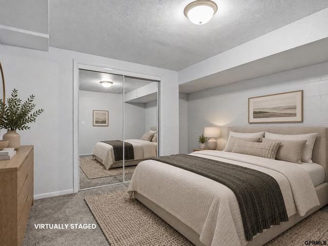 2232 S 42nd Street, Omaha, NE 68105