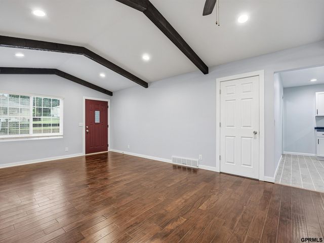 2232 S 42nd Street, Omaha, NE 68105