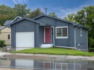 2232 S 42nd Street, Omaha, NE 68105