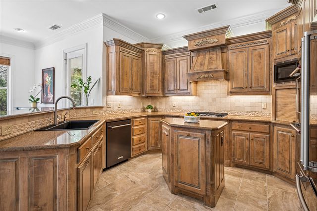 2008 Sleepy Hollow Lane, Heath, TX 75032