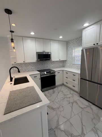 12007 Poinciana Boulevard 108, Royal Palm Beach, FL 33411
