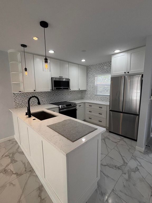 12007 Poinciana Boulevard 108, Royal Palm Beach, FL 33411