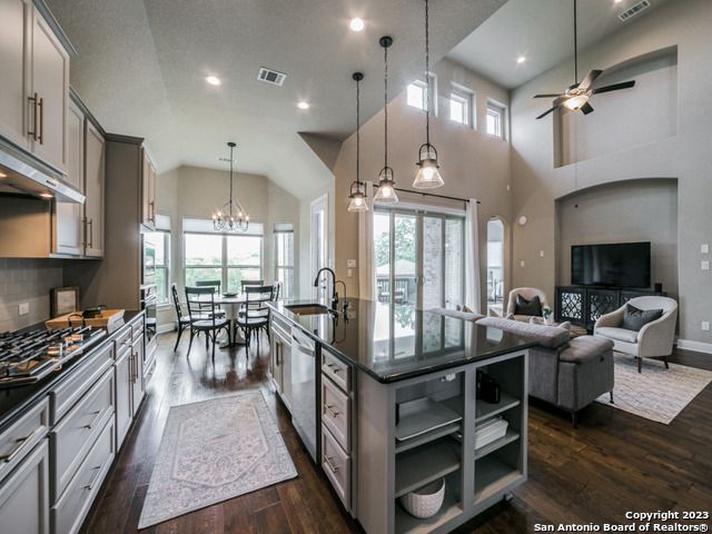 22815 EVANGELINE, San Antonio, TX 78258