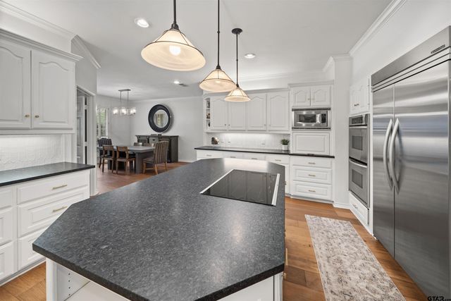 1701 Royal Oak Dr., Tyler, TX 75703