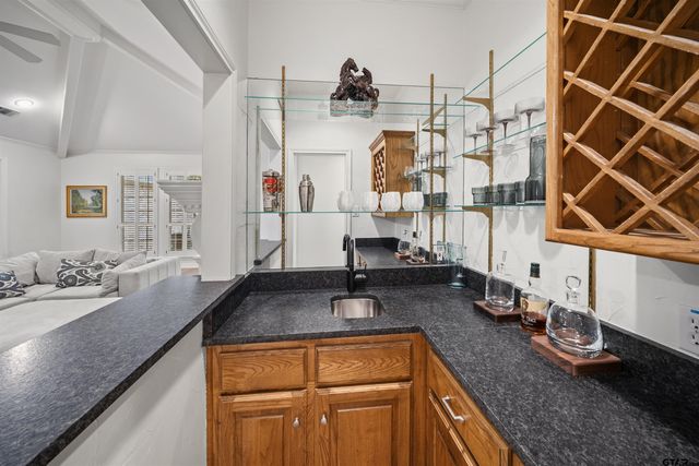 1701 Royal Oak Dr., Tyler, TX 75703
