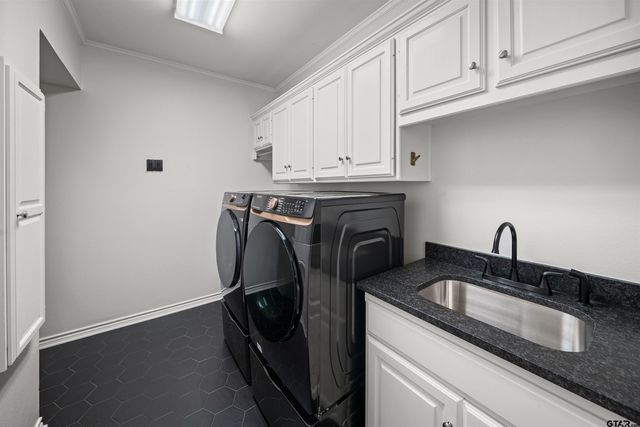 1701 Royal Oak Dr., Tyler, TX 75703