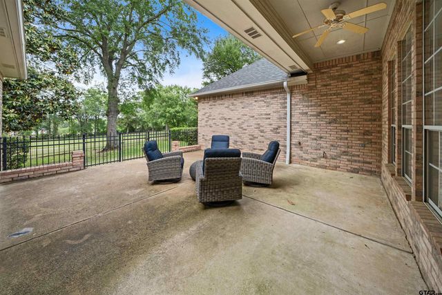 1701 Royal Oak Dr., Tyler, TX 75703