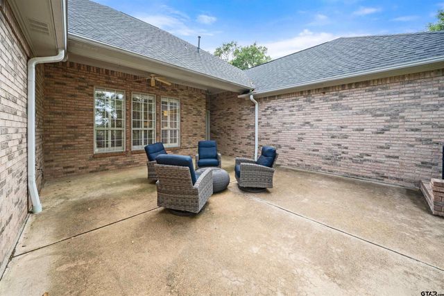 1701 Royal Oak Dr., Tyler, TX 75703
