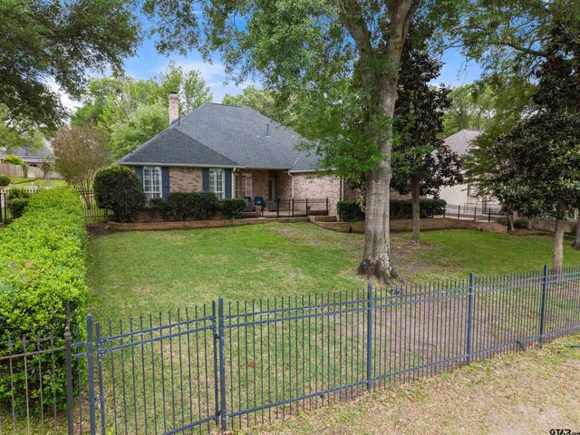 1701 Royal Oak Dr., Tyler, TX 75703