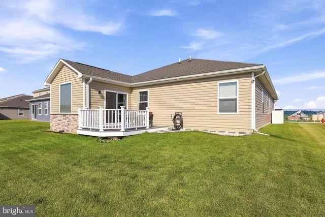 121 GRASMERE ST, Stephens City, VA 22655