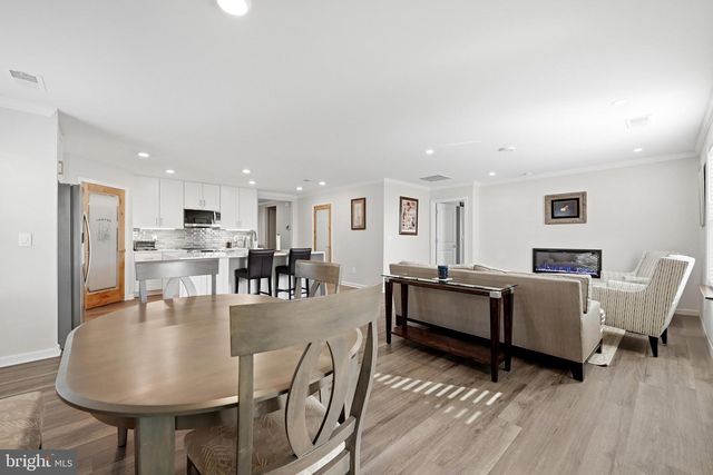 121 GRASMERE ST, Stephens City, VA 22655