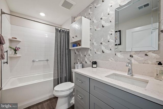 121 GRASMERE ST, Stephens City, VA 22655
