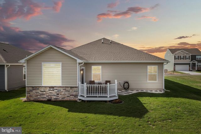 121 GRASMERE ST, Stephens City, VA 22655