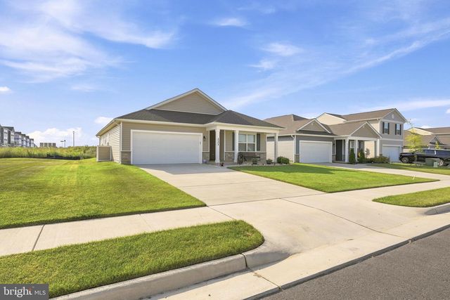 121 GRASMERE ST, Stephens City, VA 22655