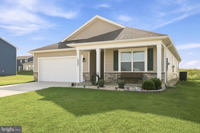 121 GRASMERE ST, Stephens City, VA 22655