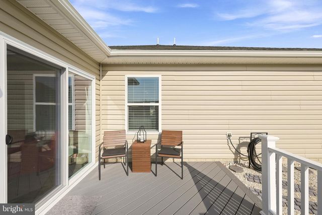 121 GRASMERE ST, Stephens City, VA 22655