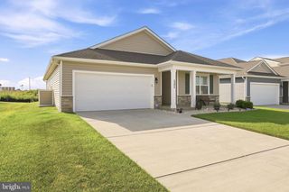 121 GRASMERE ST, Stephens City, VA 22655