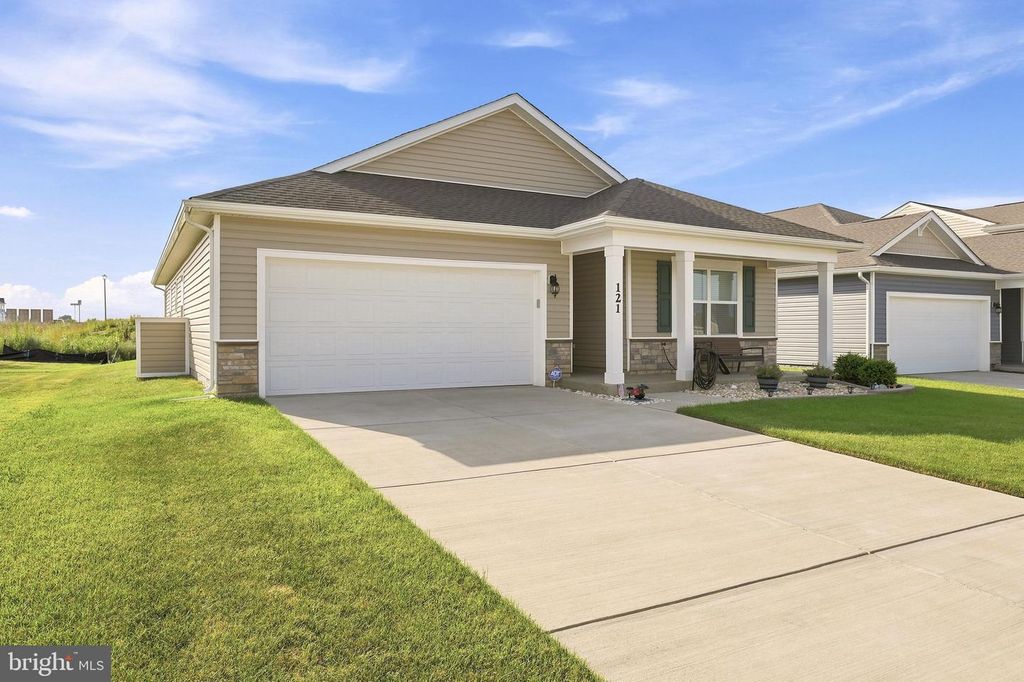 121 GRASMERE ST, Stephens City, VA 22655