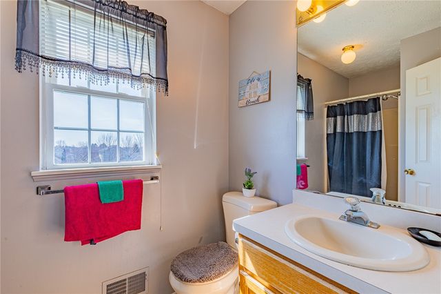 42 Cassandra Circle, Chili, NY 14428