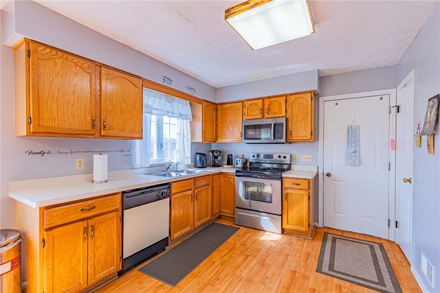 42 Cassandra Circle, Chili, NY 14428