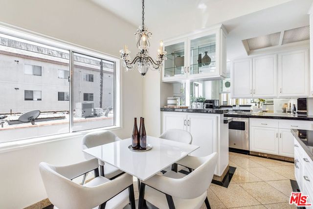 121 S Palm Drive 403, Beverly Hills, CA 90212