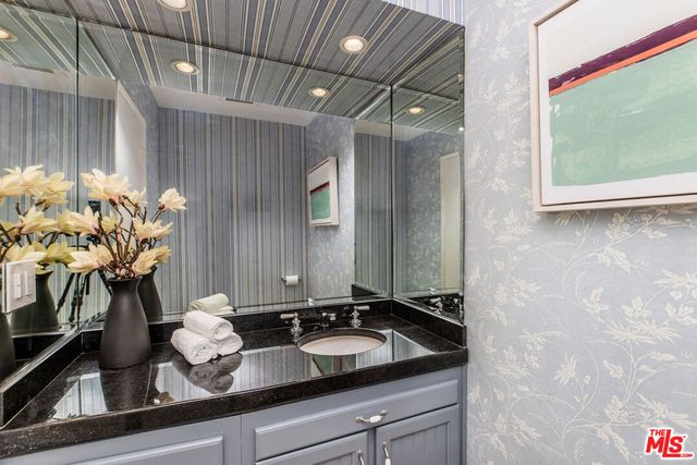 121 S Palm Drive 403, Beverly Hills, CA 90212