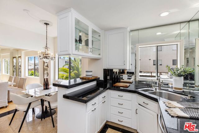 121 S Palm Drive 403, Beverly Hills, CA 90212