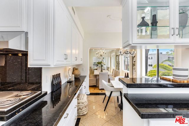 121 S Palm Drive 403, Beverly Hills, CA 90212