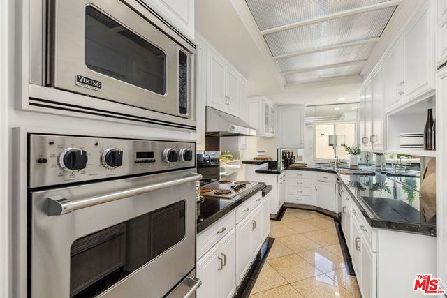121 S Palm Drive 403, Beverly Hills, CA 90212
