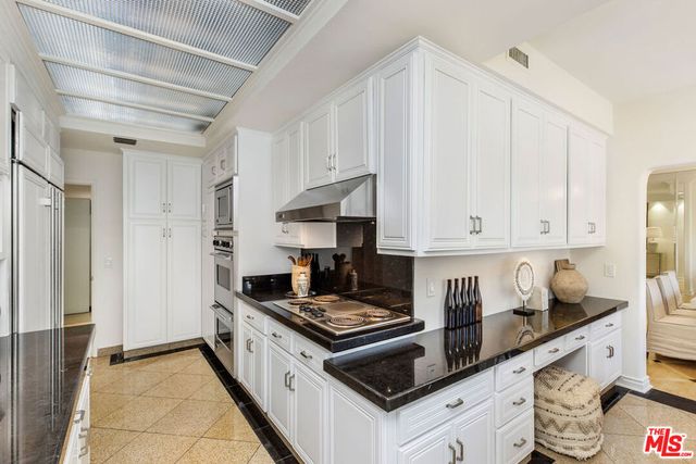 121 S Palm Drive 403, Beverly Hills, CA 90212