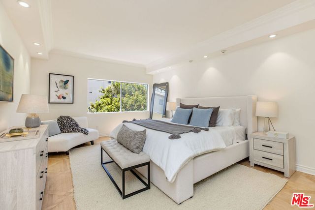 121 S Palm Drive 403, Beverly Hills, CA 90212