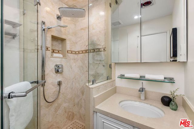 121 S Palm Drive 403, Beverly Hills, CA 90212