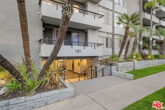 121 S Palm Drive 403, Beverly Hills, CA 90212