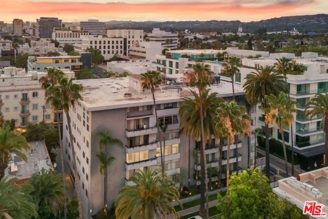 121 S Palm Drive 403, Beverly Hills, CA 90212