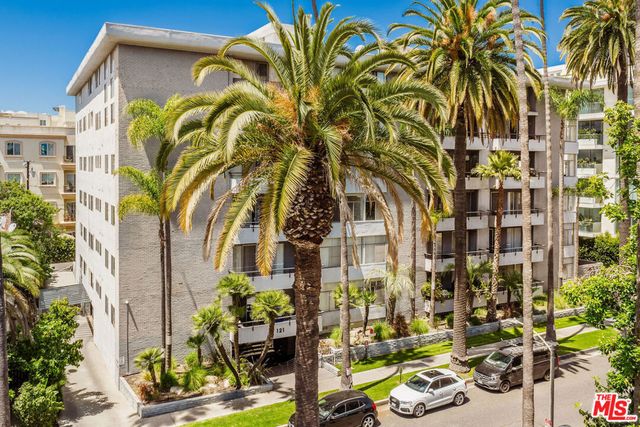 121 S Palm Drive 403, Beverly Hills, CA 90212