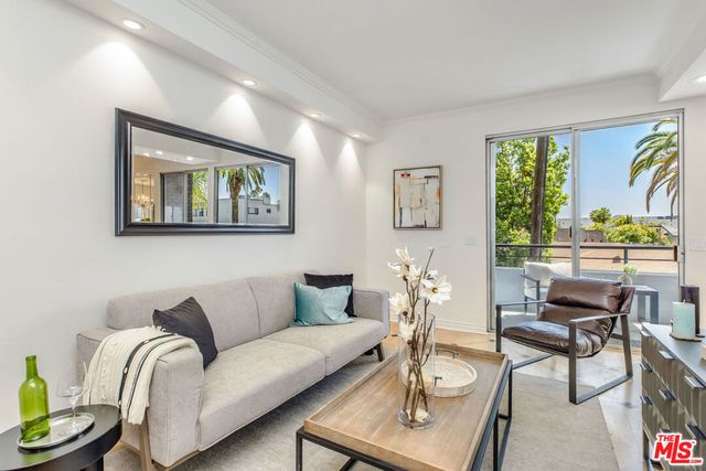121 S Palm Drive 403, Beverly Hills, CA 90212