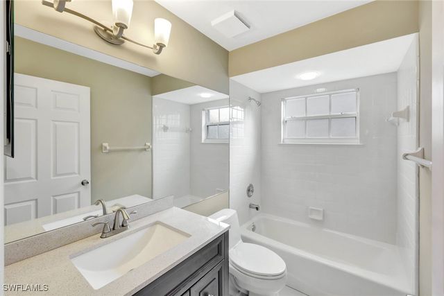 240 Via Perignon 9-1, Naples, FL 34119