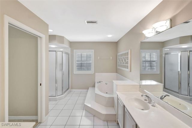 240 Via Perignon 9-1, Naples, FL 34119