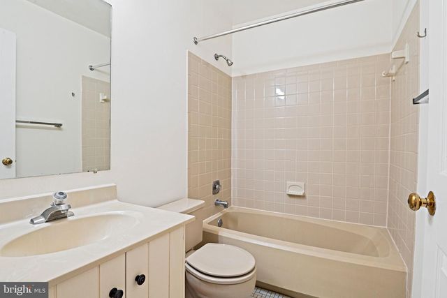 2885 KELLY SQ, Vienna, VA 22181